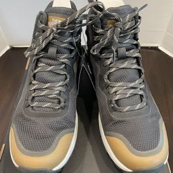 The North Face Mens Vals Mid Leather WP Size 10.5 Brand New 