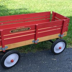 Radio Flyer Town & Country Wagon