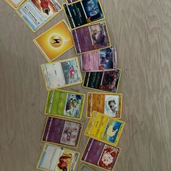 17 Pokémon Cards