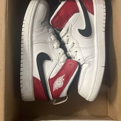 Jordan 1’s Mids