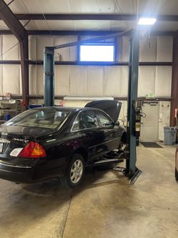 2 Post Car Lift For Sale 7,000lb Capacity