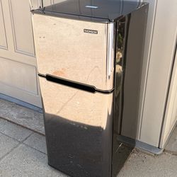 Thomson 4.5 Cu. Ft. Mini Fridge