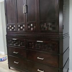 Good condition 6 piece bedroom set