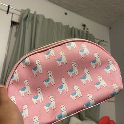Lama makeup bag