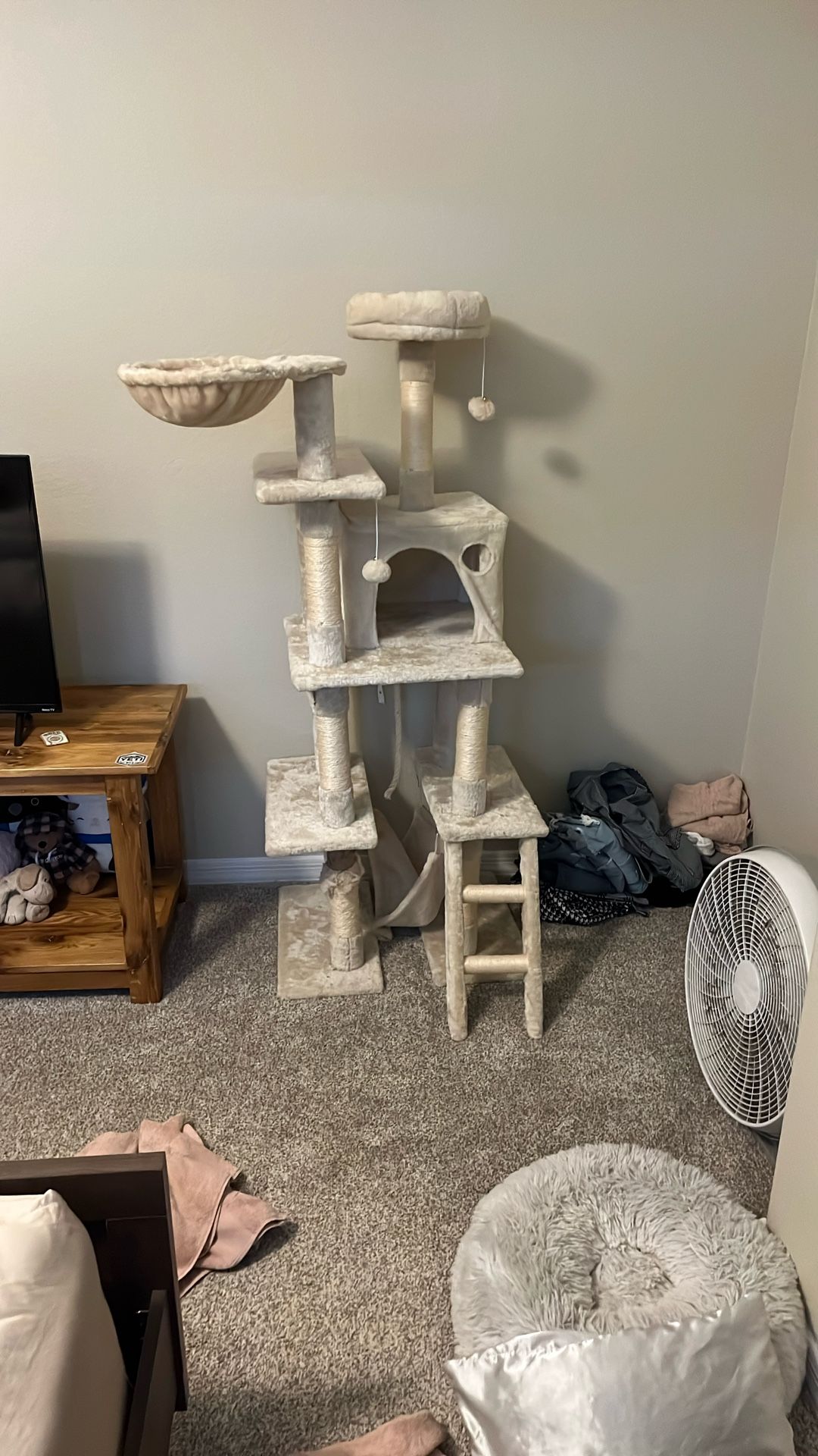 Cat tree