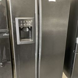 Prices Dropped! GE Refrigerator Icemaker on door