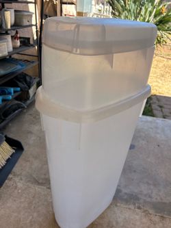 Rubbermaid wrapping paper storage