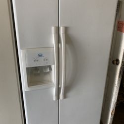 Roper Refrigerator And Range Package White Super Clean . Warehouse pricing.  Warranty . Delivery Available . 2522 Market st. 33901