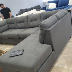 Maier Charcoal RAF Sectional  / couch 