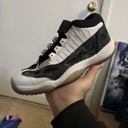 Jordan 11s Sz 6y