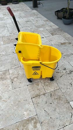 Rubbermaid WaveBrake Commercial Mop Bucket