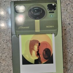 Polaroid Now + Camera