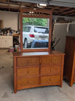 Real wood chest & dresser with matching mirror