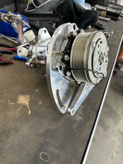 Vintage air sanden 508 ac compressor with bracket SBC
