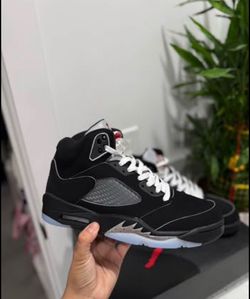 Jordan 5 metallic black mens sizes /7/7.5/8/8.5/9/9.5/10/10.5/11/12/