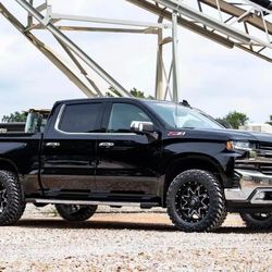 Rough Country 2ā Inch Leveling Kit Chevy/GMC 1500 (19-24)