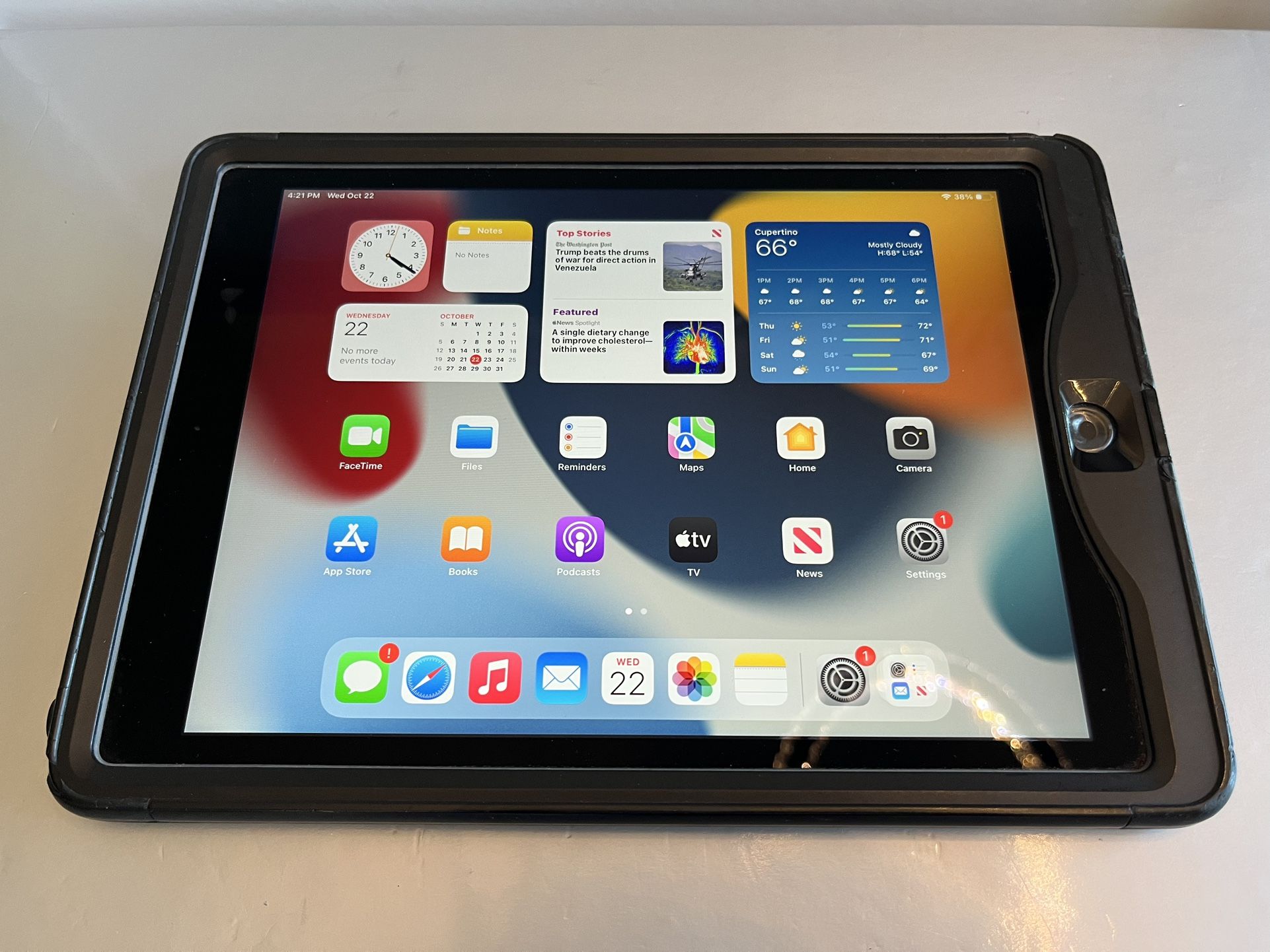 Apple iPad Air 2nd Gen Black A1566 32GB Tablet 9.7” iOS 15.8.3 - $79