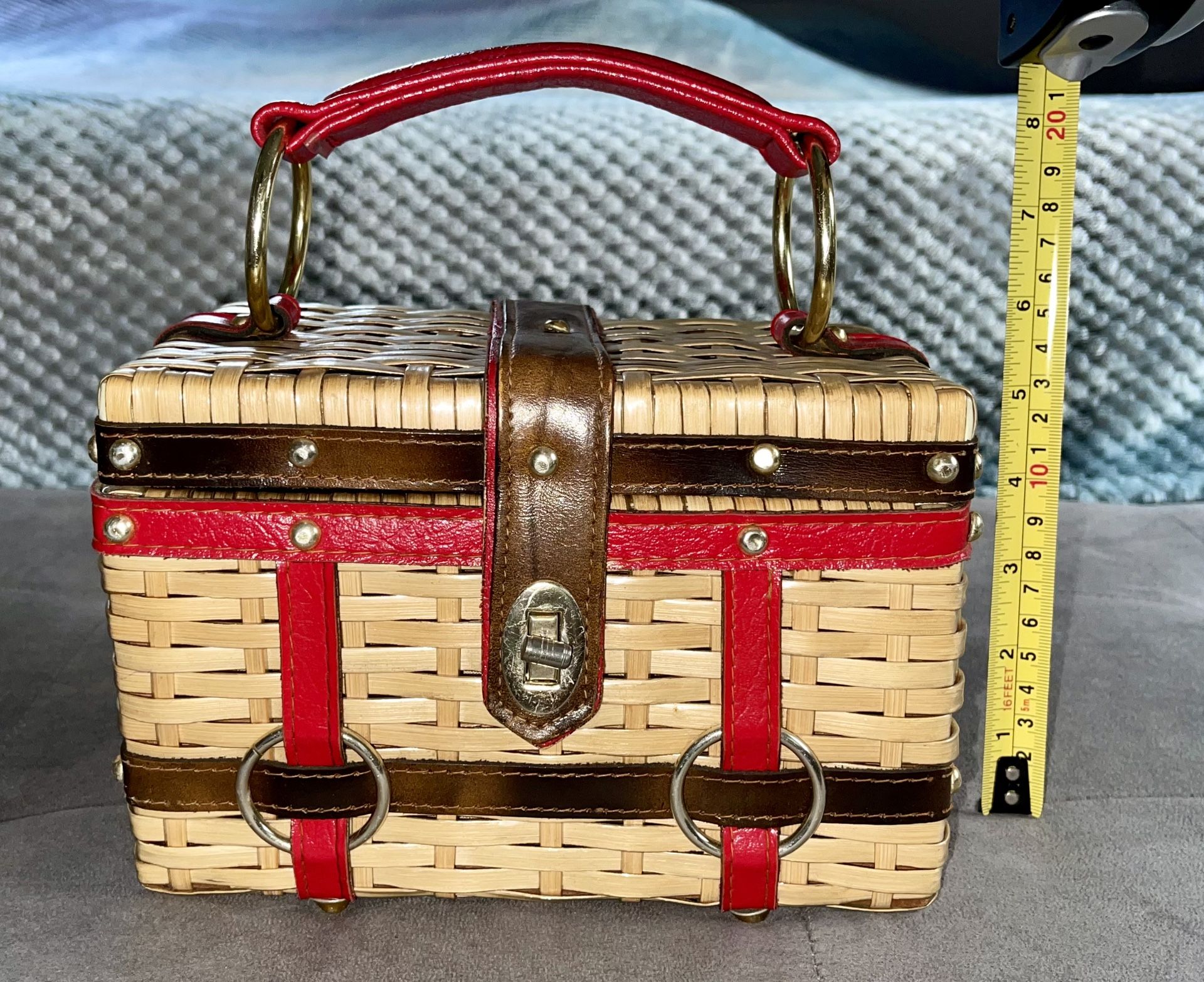 Vintage Encore Basket Purse - Weaved Wicker With Clasp 