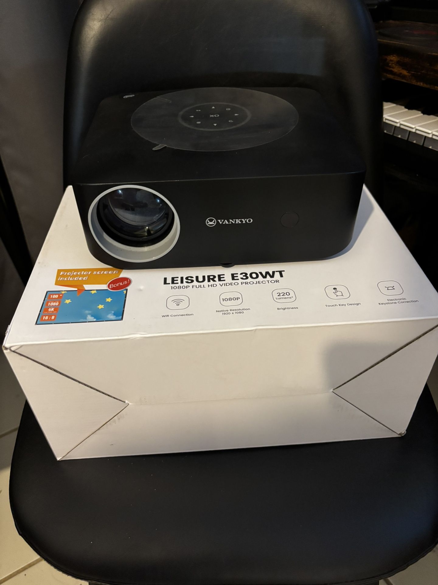 VANKYO LEISURE E3OWT PROJECTOR