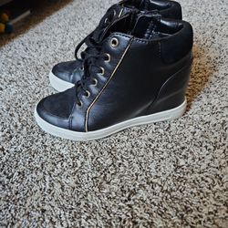 shoes size 6