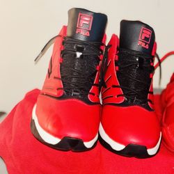 Men’s size 12 Fila basketball shoes
