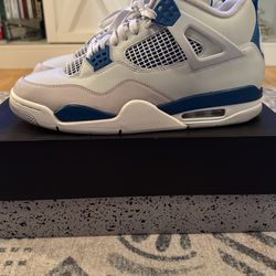 Jordan Retro 4 ‘Military Blue’ 