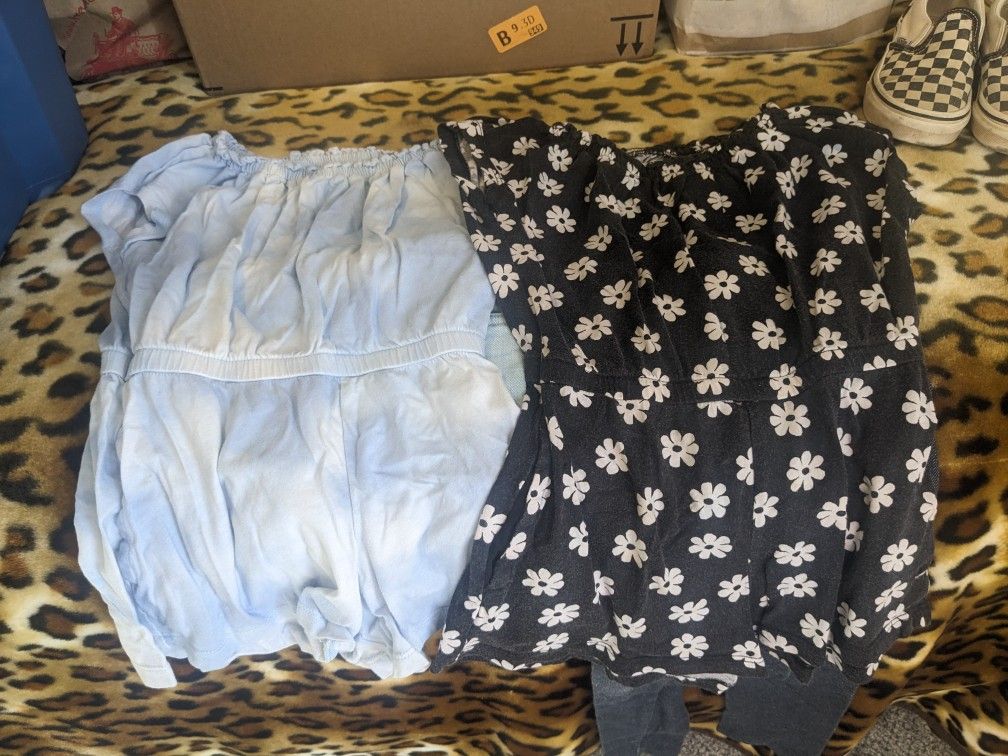 Old Navy 5T Jumpers
