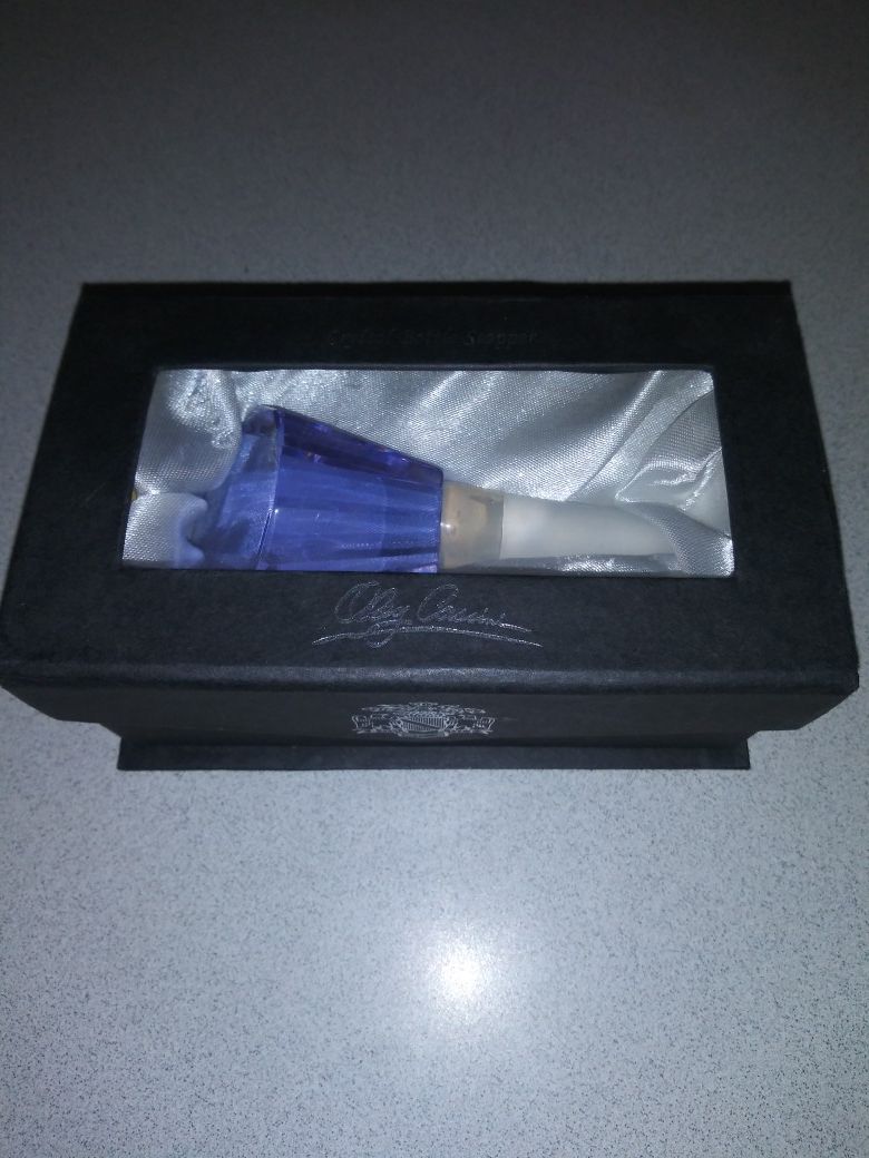 OLEG CASSINI 103711 FACETED CRYSTAL BOTTLE STOPPER IN CASE