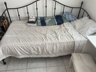 Twin beds with mattress