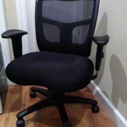 Black Mesh Usa Made Office Chairs  Fully Loaded Delivery May Be Possible