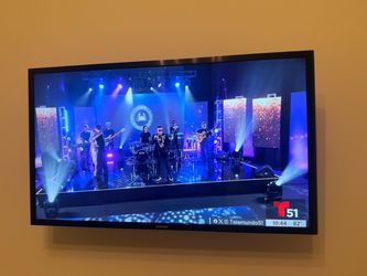 Samsung 32” Smart TV