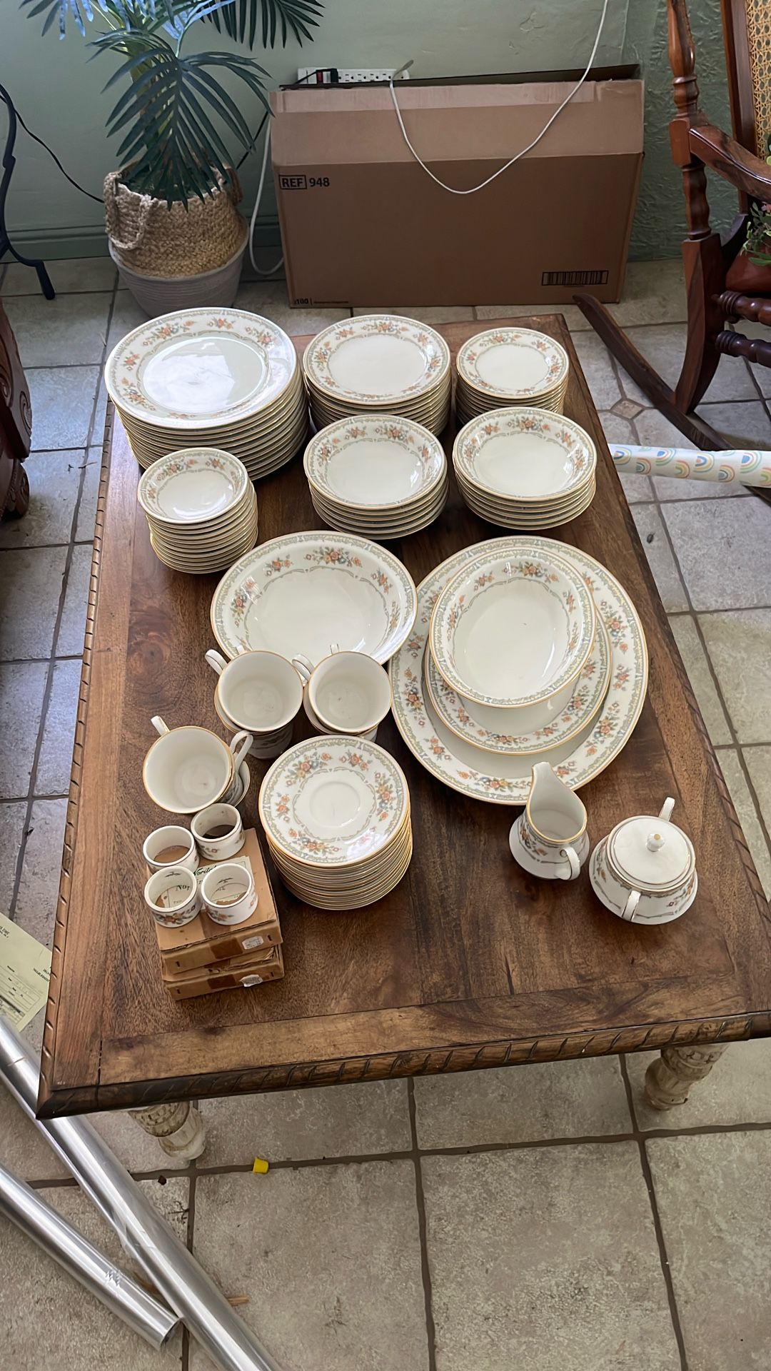 Noritake Homage China service for 12 99 pc Set