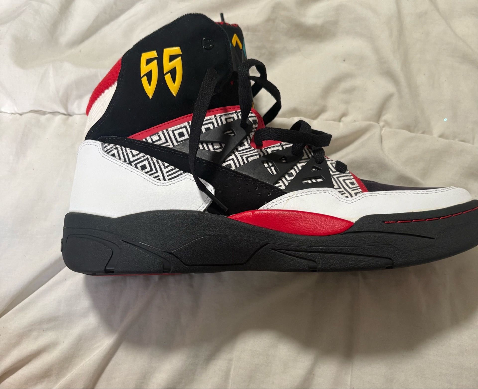 adidas Mutombo OG Black White Red Mens Size 11Pre-Owned No Box
