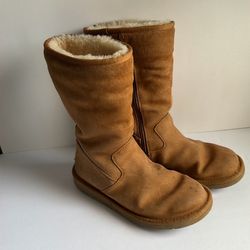 Woman’s UGG boots size 7