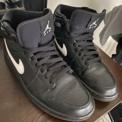 Black Hi Top 1s
