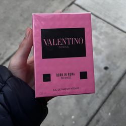 Valentino Donna Born In Roma Perfume 
