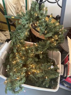 Christmas Garland Natural looking pre lit