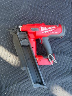 Milwaukee FUEL Cordless Framing Nailer