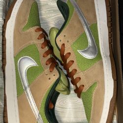 NIKE SB DUNK LOW ESCARGOT