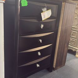 Black Chest