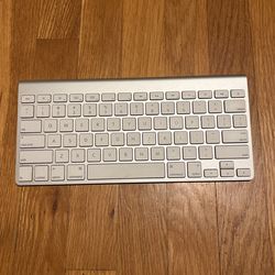 Genuine Apple Magic A1314 Bluetooth Wireless Slim Aluminum Keyboard Silver