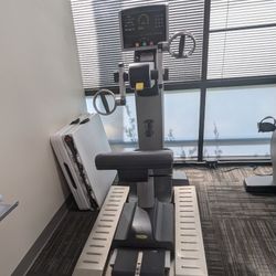 Technogym Top Exite 700 UBE Med Hand Bike - Like New - Life Fitness, Precor, Stairmaster, Cybex, Nautilus, Flex, Hammer Strength 