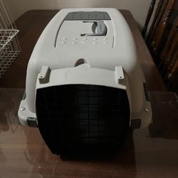 Traveling pet Crate
