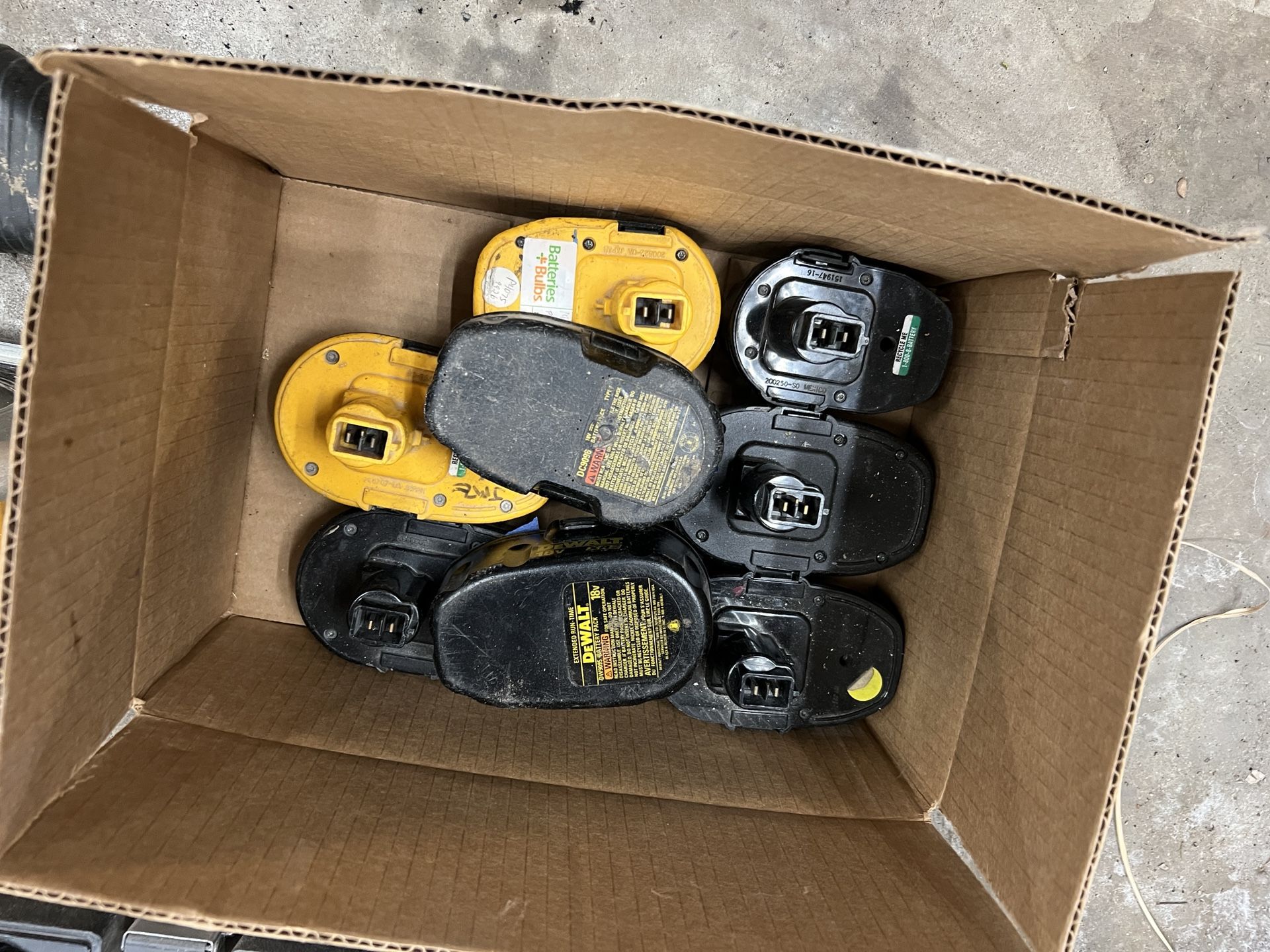 Dewalt 18volt And 14 Volt Battery Powered Tools
