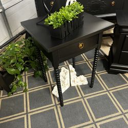 Vintage Jenny Lind Style Accent Table/Nightstand