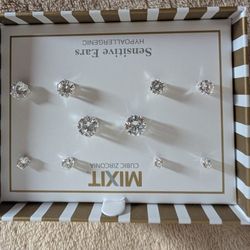 Cubic Zirconia Stud Earrings 