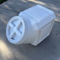 40lb Dog Food Storage 