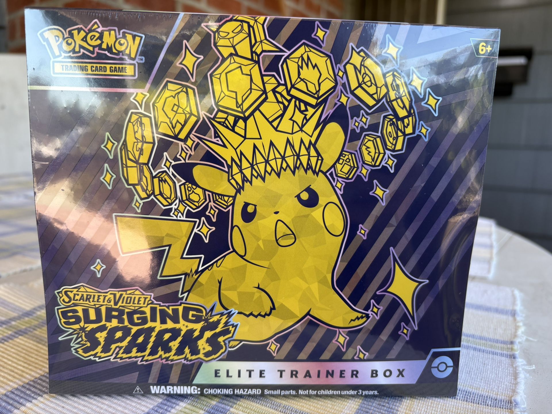 Pokémon Surging Sparks ETB