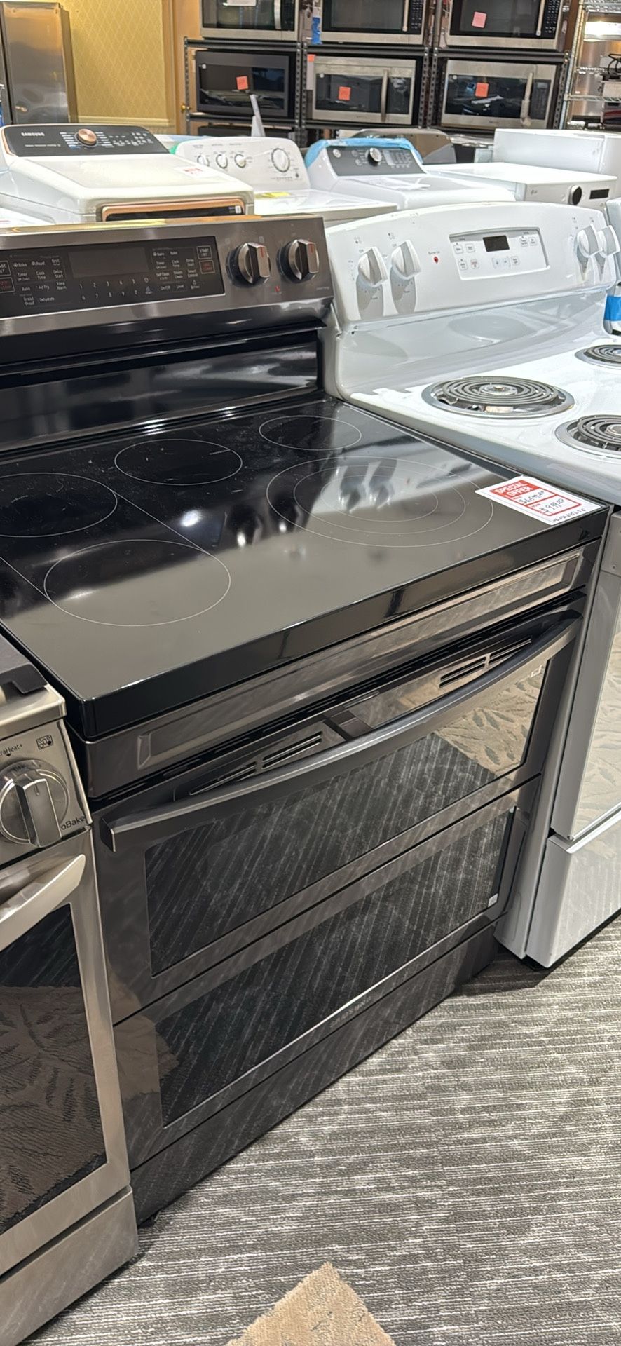 6.3 cu. ft. Smart Freestanding Electric Range with Flex Duo™, No-Preheat Air Fry & Griddle in Black