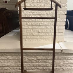 Vintage Valet / Butler Clothing Stand with tires Excellent condition, Height 43" Width 17/2"